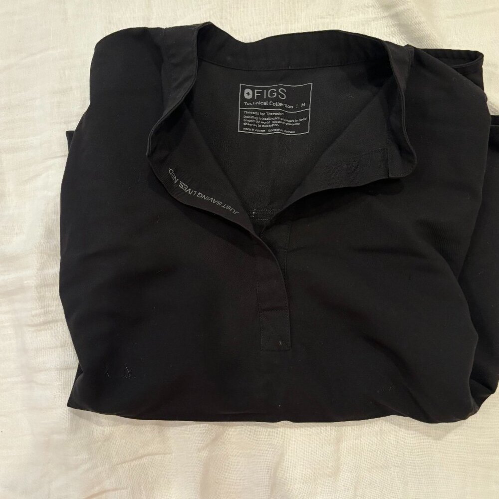 Fig scrub top
